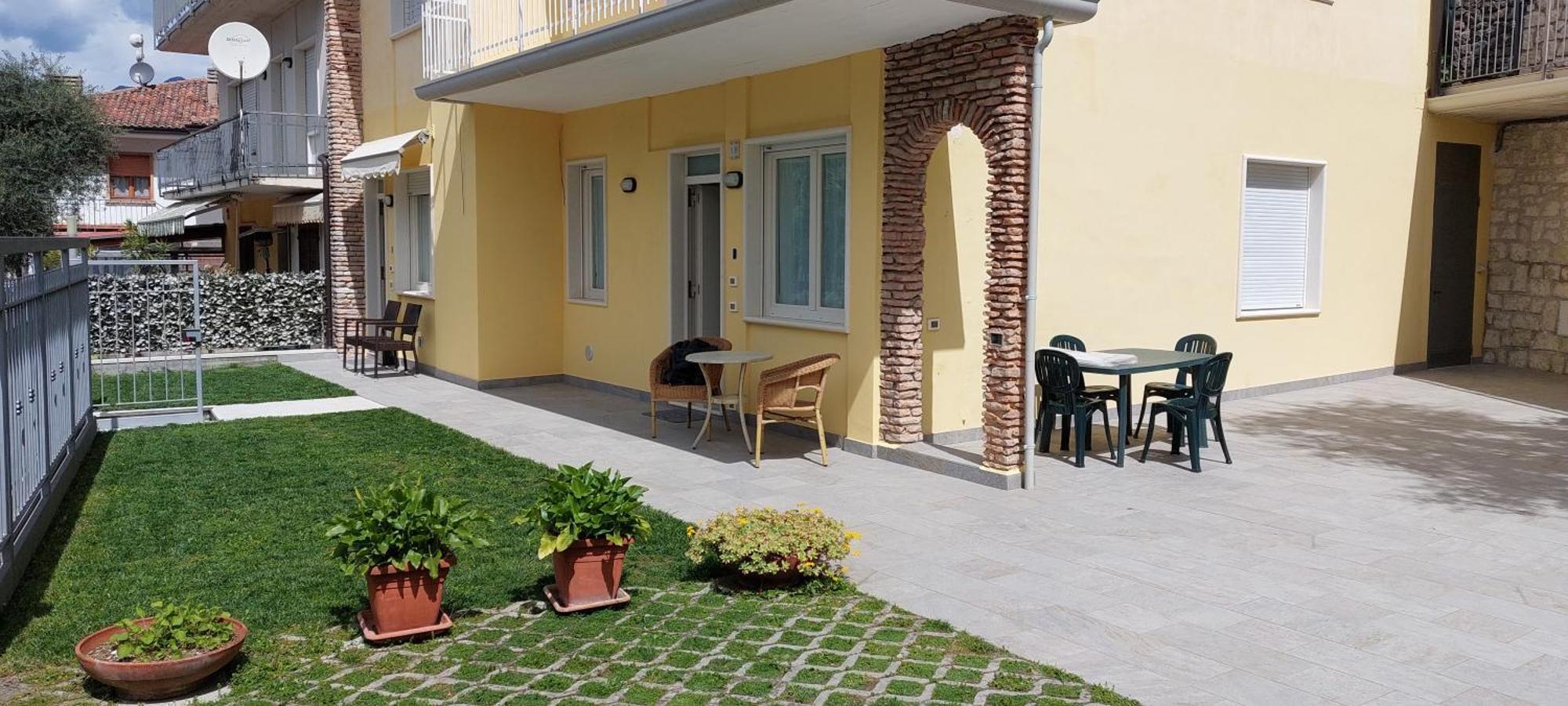 Marigarda Apartments Ассенца-ди-Бренцоне Экстерьер фото