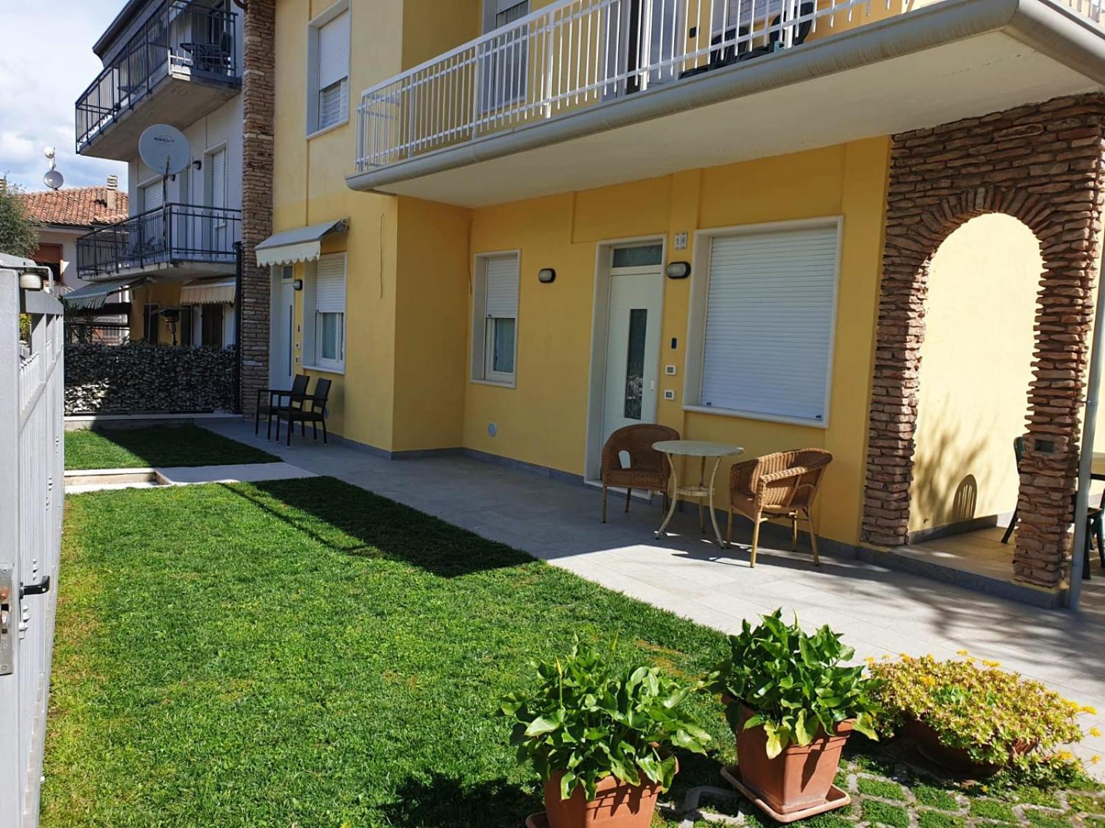 Marigarda Apartments Ассенца-ди-Бренцоне Экстерьер фото